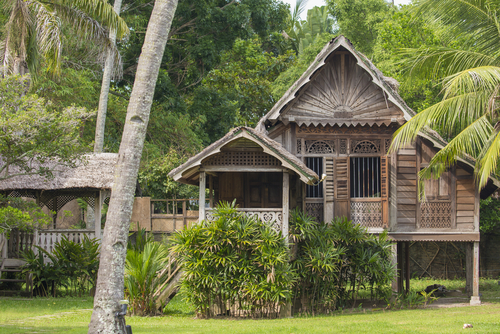 Stilt houses: reasons why you should raise your home 